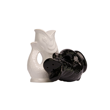 Salt and pepper shaker | Black and white